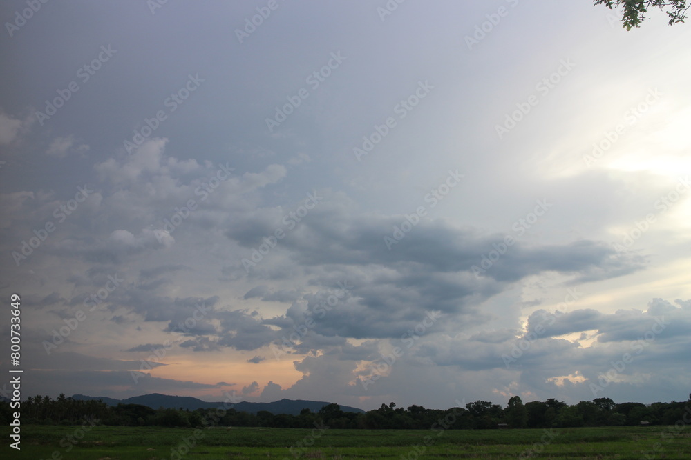 Obraz premium Stormy rain clouds background. Dark sky