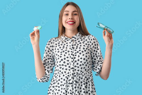 Young woman with contact le...