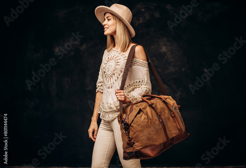 Hipster woman with stylish shoulder bag. lifestyle, fashion, style and people concept
