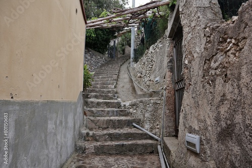 Obraz na płótnie Maiori - Scala in Via Accola verso il castello w salonie
