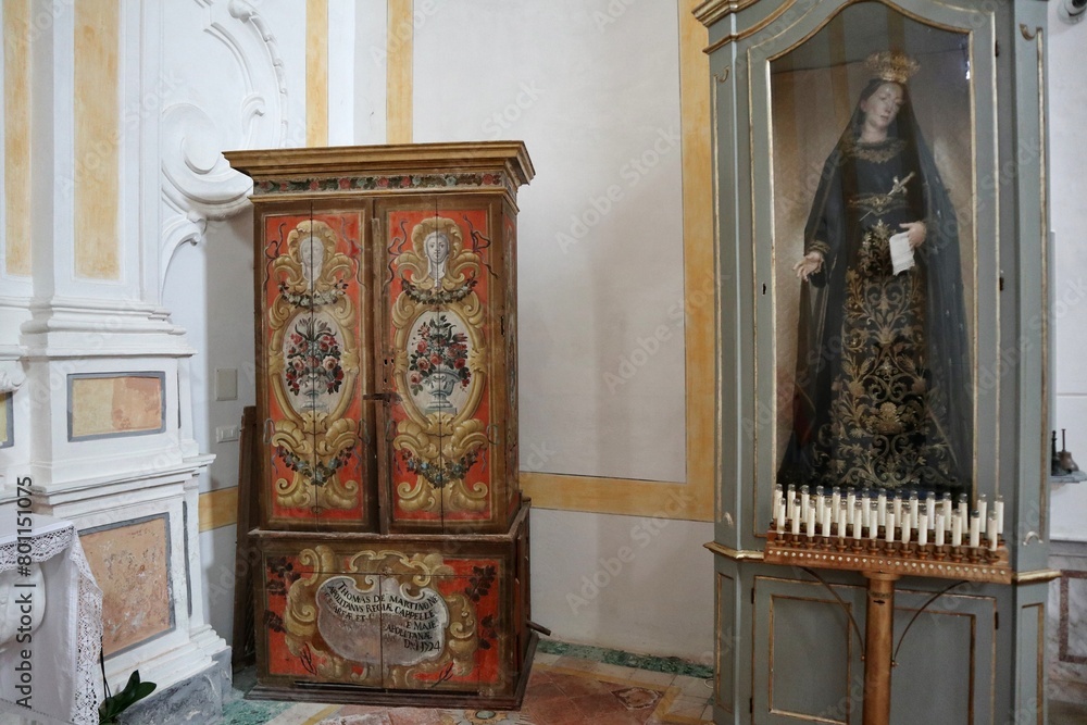 Maiori - Cassa d'organo settecentesca nel transetto della Chiesa di San Domenico