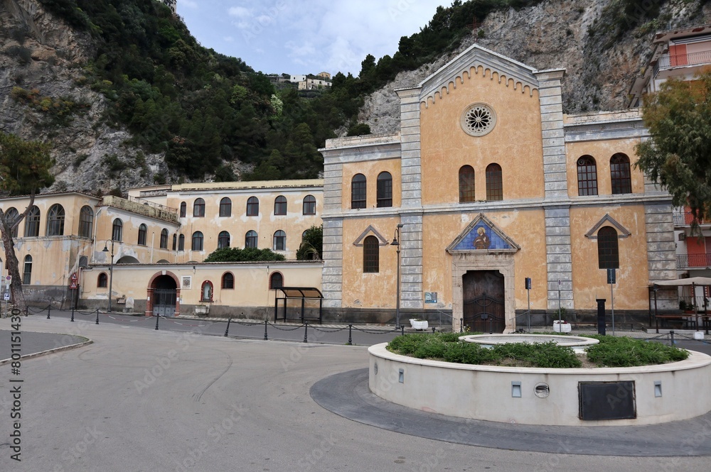 Maiori - Chiesa e convento di San Francesco sul Lungomare Amendola