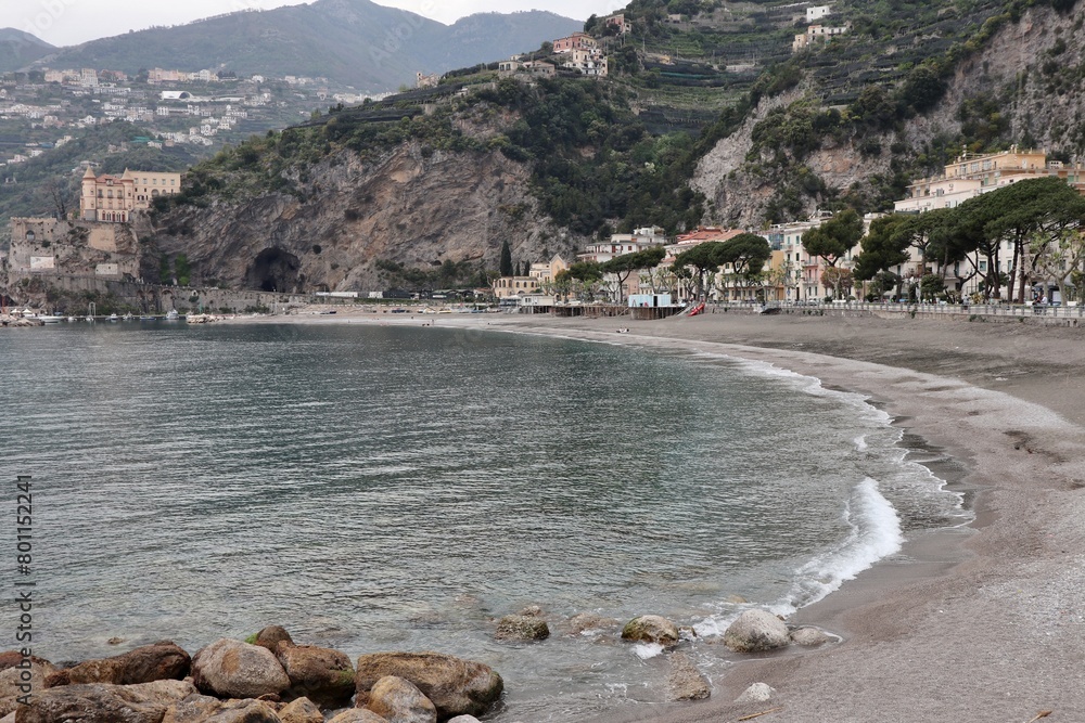 Maiori - Spiaggia del Lungomare Amendola dal pontile del fiume Reginna