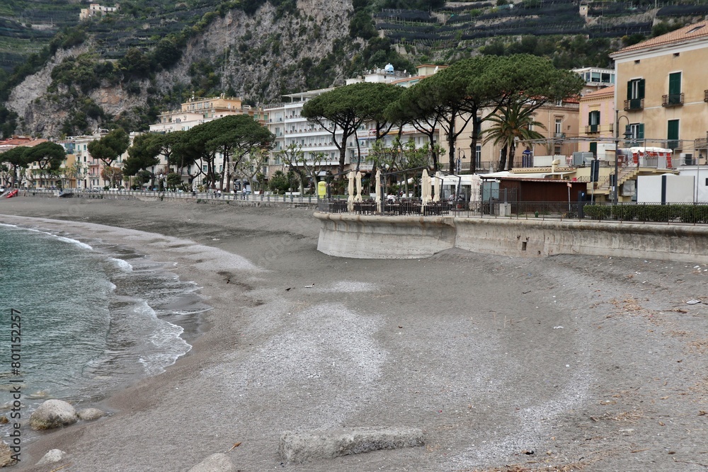 Maiori - Spiaggia del Lungomare Amendola dal pontile della foce del fiume Reginna