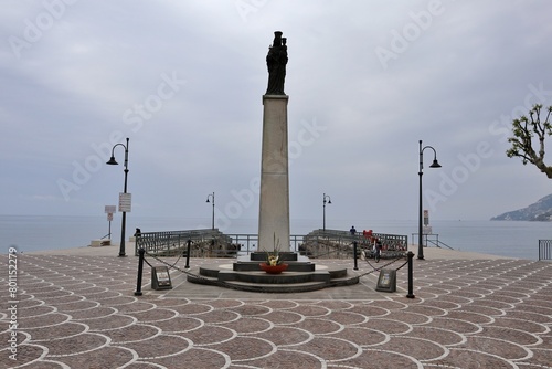 Obraz na płótnie Maiori - Statua di Santa Maria a Mare w salonie