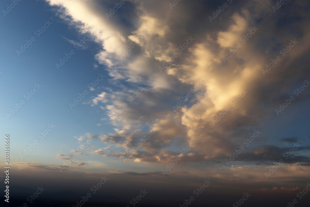 Obraz premium Dramatic cloudy sky as background.