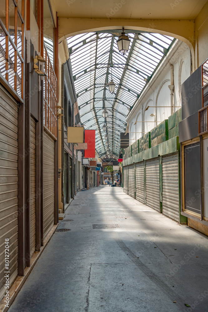Shopping passage in Reims