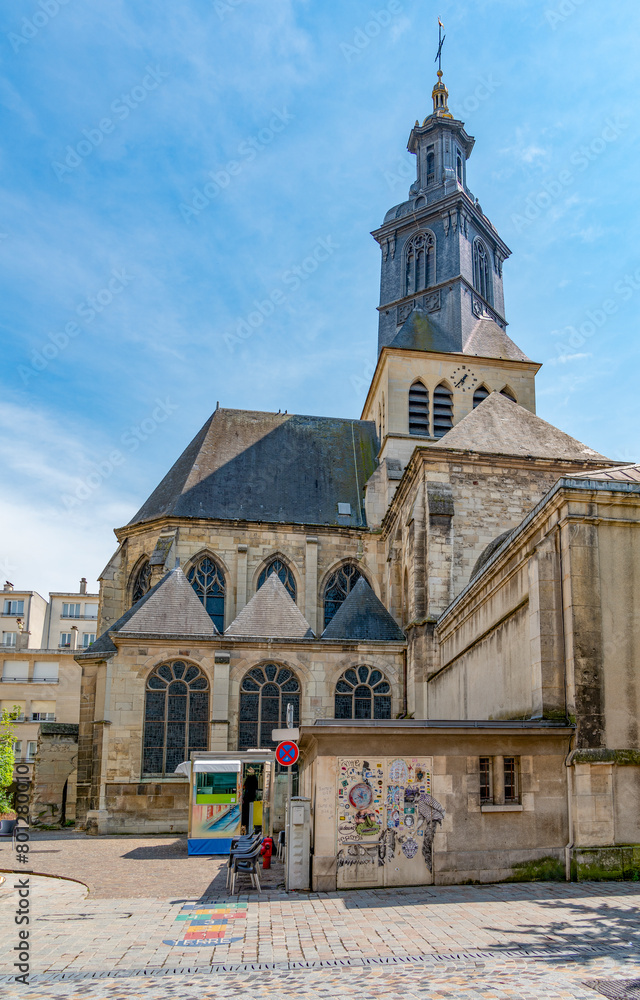 Obraz premium Small church in Reims