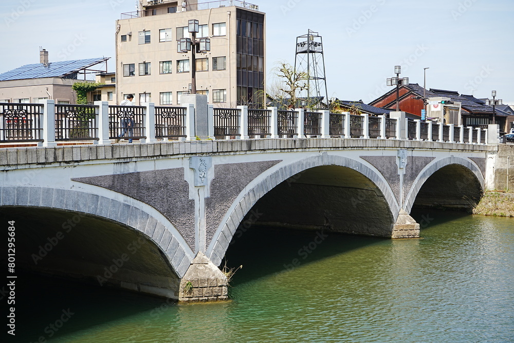 Asano-gawa River in Higashiyama, Kanazawa, Japan - 日本 石川県 金沢市 東山 浅野川大橋
Asano-gawa River in Higashiyama, Kanazawa, Japan - 日本 石川県 金沢市 東山 浅野川大橋