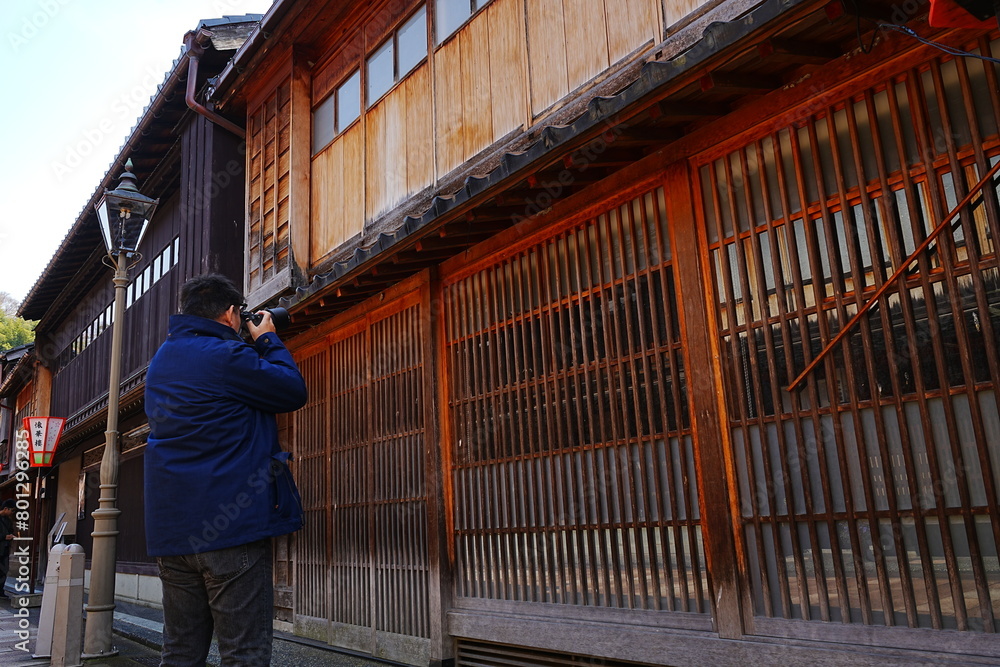 Naklejka premium Higashi Chaya District in Higashiyama, Kanazawa, Japan - 日本 石川県 金沢市 東山 ひがし茶屋街 