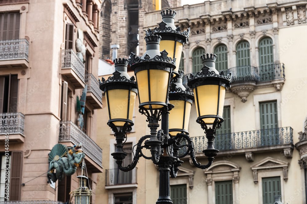 Historische Straßenlaterne an den Ramblas in Barcelona, Spanien Historische Straßenlaterne an den Ramblas in Barcelona, Spanien