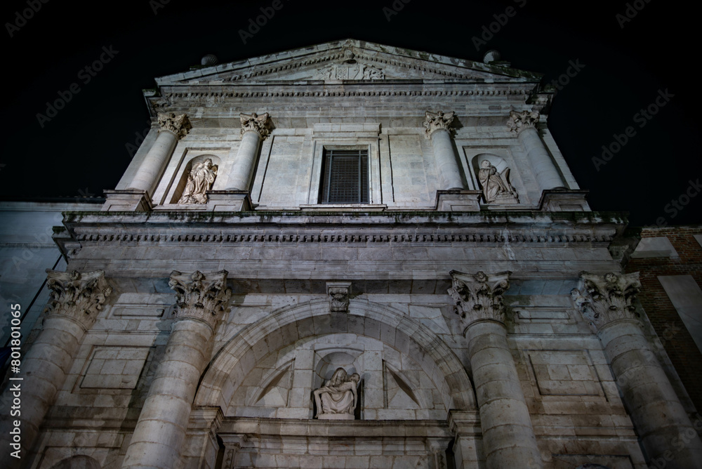 Valladolid ciudad histórica y cultural de la vieja europa. Valladolid ciudad histórica y cultural de españa. la ciudad histórica y monumental del pasado con un gran patrimonio histórico en españa