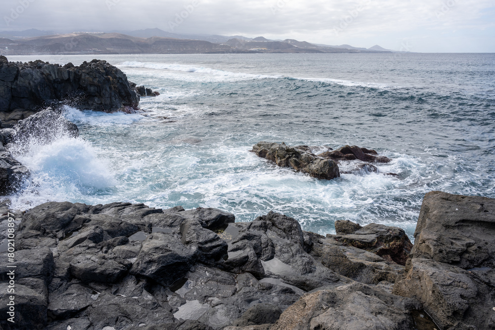 Meerlandschaft - starke Brandung, hohe Wellen -die Küste von Las Palmas de Gran Canaria Meerlandschaft - starke Brandung, hohe Wellen -die Küste von Las Palmas de Gran Canaria