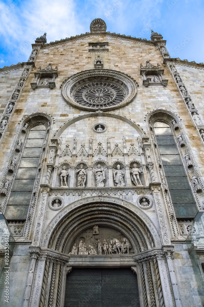 Fototapeta premium Como in Italy, the Santa Maria Assunta cathedral in the historic center 