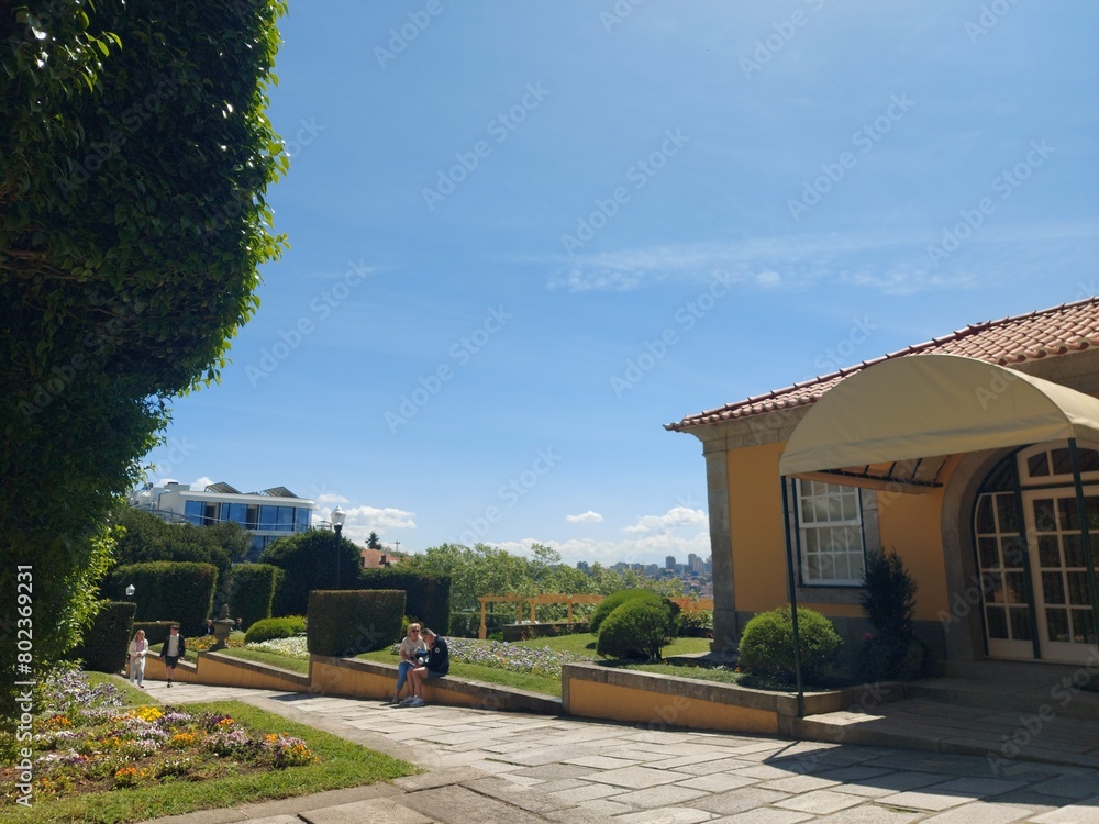 Obraz premium portugal, porto, turismo, verde, jardim, parque, ar livre, natureza, paz, calma, azul, árvores, cidade, norte, europa, vistas, paisagem