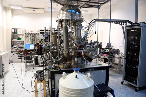 Multi purpose ultra high vacuum chamber used in science research.