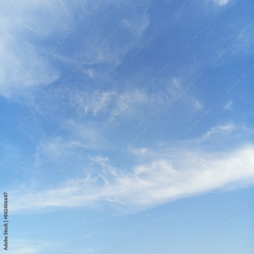 Fototapeta premium A beautiful blue sky with clouds