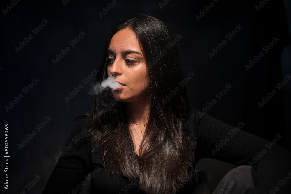 mujer morena española bapeando posando primer plano 20 años spanish brunette woman baping posing closeup 20 years old mujer morena española bapeando posando primer plano 20 años spanish brunette woman baping posing closeup 20 years old