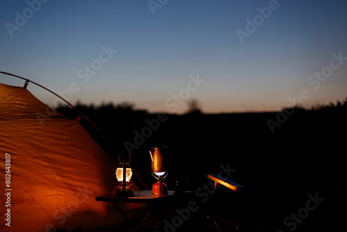 夕暮れのキャンプサイト © NOBU