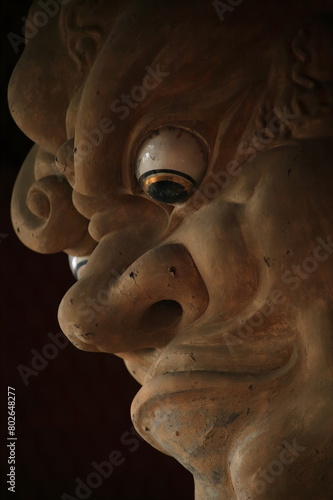高野山大門の仁王像（金剛力士立像）は、その大きさからすると、奈良の東大寺南大門の仁王像に次ぐ、我が国二番目の巨像となるようです。
