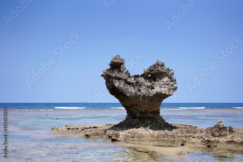 沖縄本島北部・古宇利島のハートロック
沖縄県の風景 Scenery of Okinawa Prefecture
