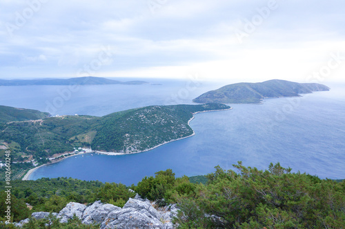 ギリシャの離島、スキロス島の高台から眺める島の風景