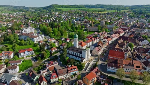 Die Stadt Stockach im Hegau mit der historischen Kernstadt und der Kirche Sankt Oswald photo