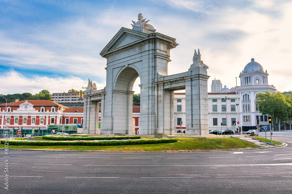 Obraz premium Puerta de San Vicente, southern entrance to the capital of Spain, Madrid.