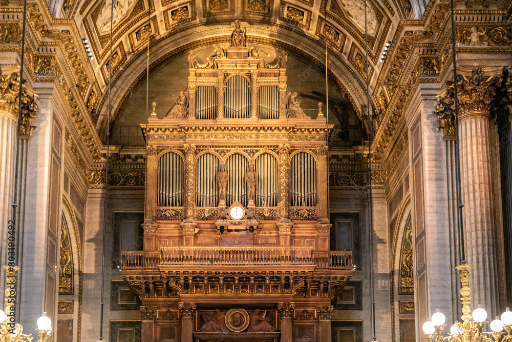 Obraz premium Paris, France, Interior of Église de la Madeleine, church, beautiful organ. 