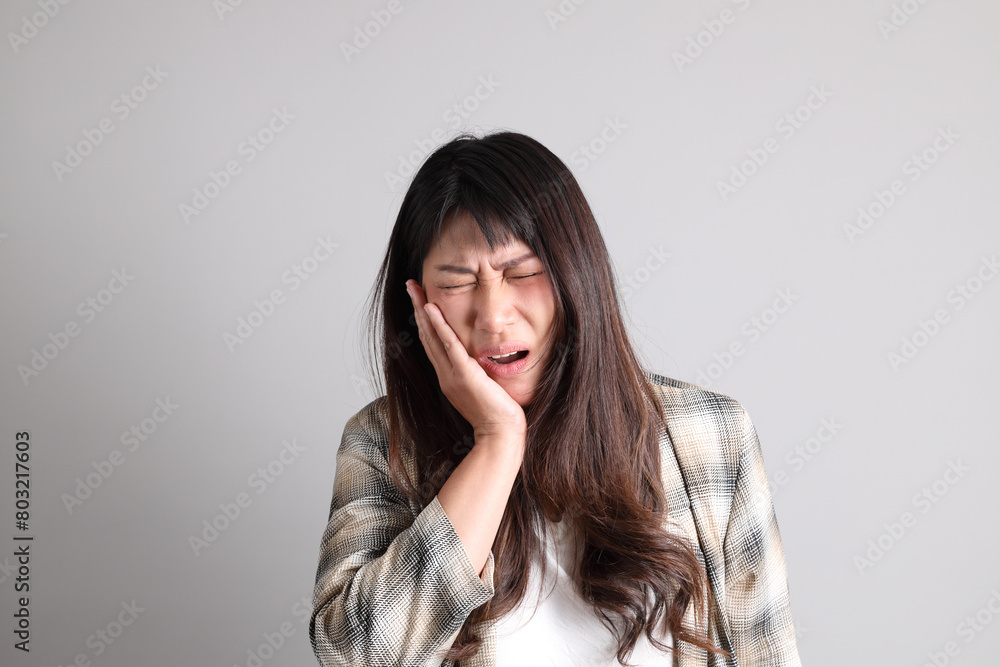 30s Asian woman 30s Asian woman