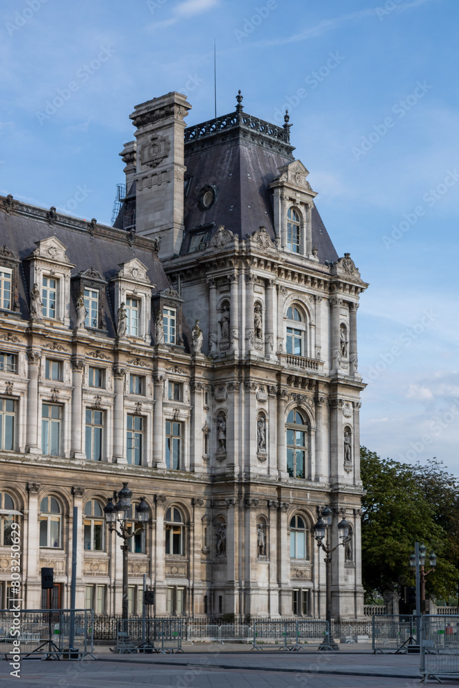 Hôtel de Ville (Paris City Hall). Paris 2024 Olympic and Paralympic Games. Sculpture of the Olympic rings in the main square, Paris, France Hôtel de Ville (Paris City Hall). Paris 2024 Olympic and Paralympic Games. Sculpture of the Olympic rings in the main square, Paris, France