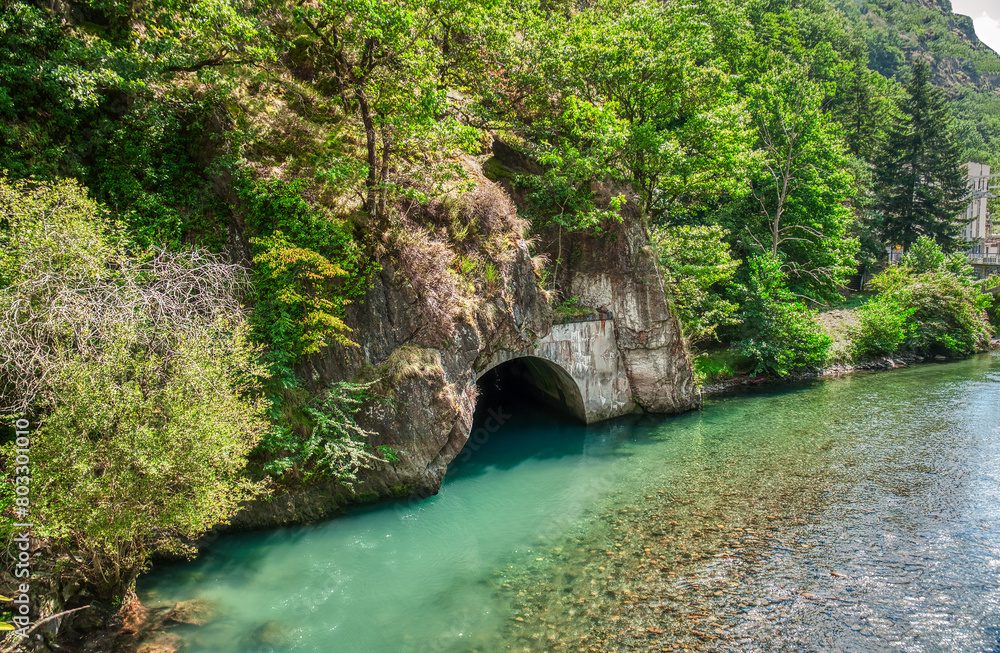 The Puente del Rei, is a bridge and border crossing over the Garonne River that connects the Aran Valley in Spain with Haute-Garonne in France