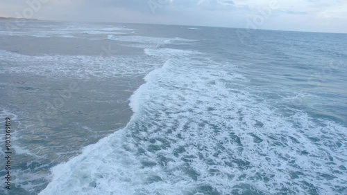 Océan Atlantique, Plage de sable, et marée avec un drone