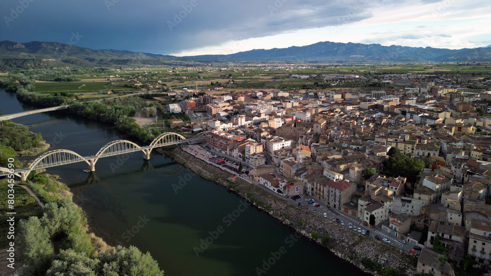 Fototapeta premium Mora de Ebro-Rio Ebro-Ribera de Ebro-Tarragona-España