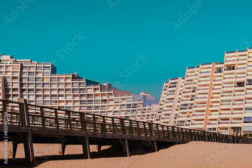 Plage avec jetée Saint Jean de Monts Vendée