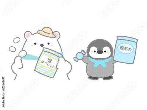 熱中症の予防や対策に関するベクターイラスト、塩分補給の飴やタブレットを持つシロクマとペンギンのセット01