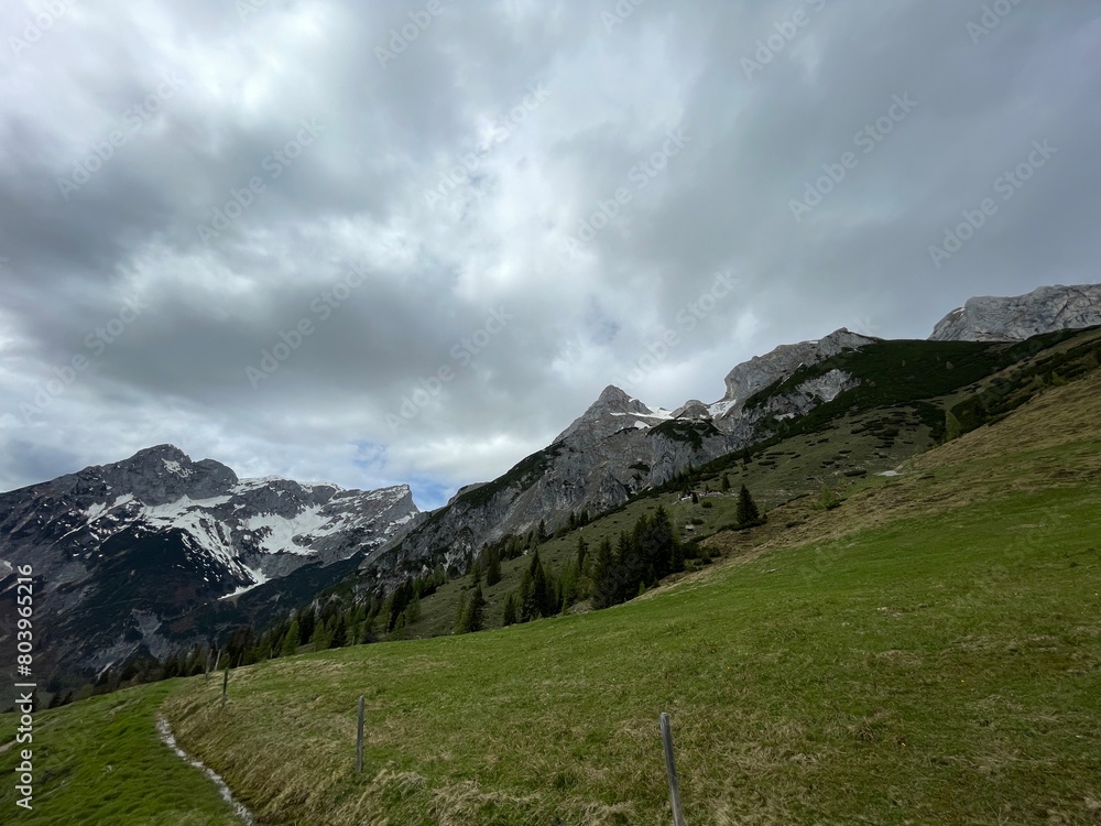 Obraz premium Wanderung Werfenweng Tennengebirge 2024