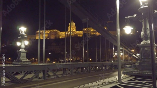 Budapest, Ungarn, Kettenbrücke und Burg Blick bei Nacht