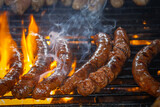 merguez en cuisson sur une grille de barbecue, avec des flammes attisées par la graisse.