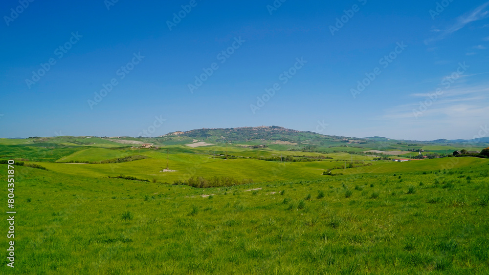 Panorama delle colline di Lajatico, terra natale di Andrea Bocelli presidente del Teatro del Silenzio, parco tematico musicale. ,provincia di pisa,toscana,italia