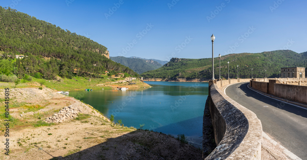 Fototapeta premium Tranco reservoir - El Tranco de Beas-, Natural Park of the Sierras de Cazorla, Segura and Las Villas, Jaén province, Andalusia, Spain