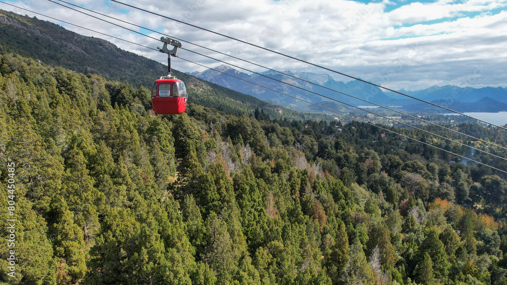 Φωτογραφία Aerial view of Teleferico Cerro Otto, Bariloche, Argentina.