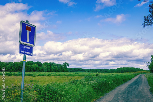 Paysage de la campagne française au printemps photo