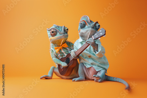 Two chameleons with guitars, minimal concept © Sunny 5