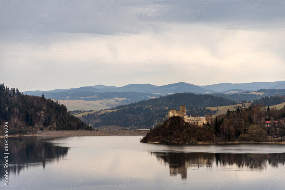 castle against the backdrop of the Pieniny mountains in Poland in spring