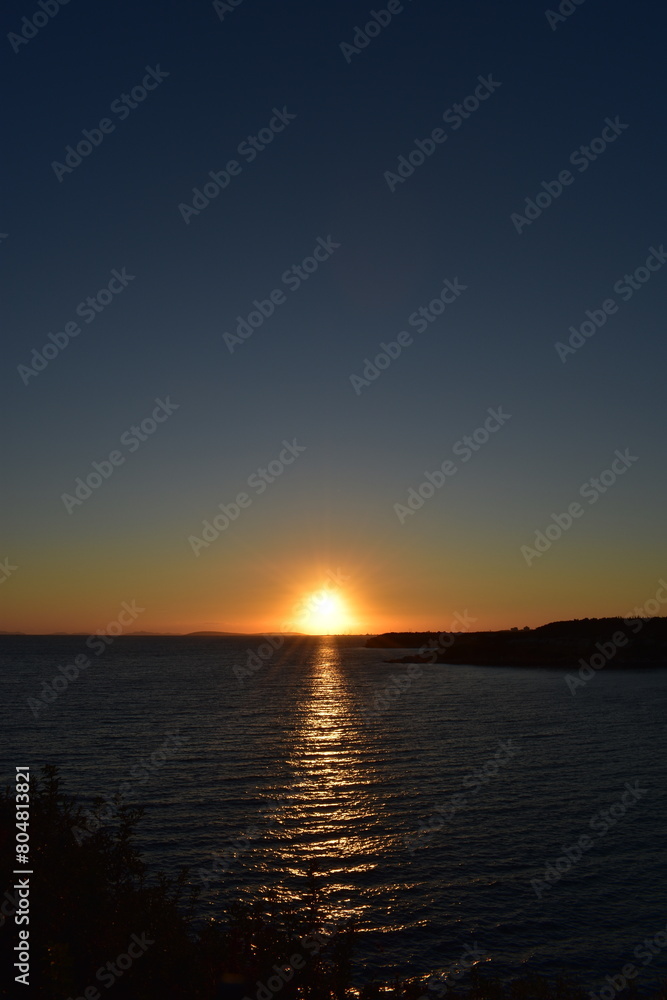 Naklejka premium sunset over the sea