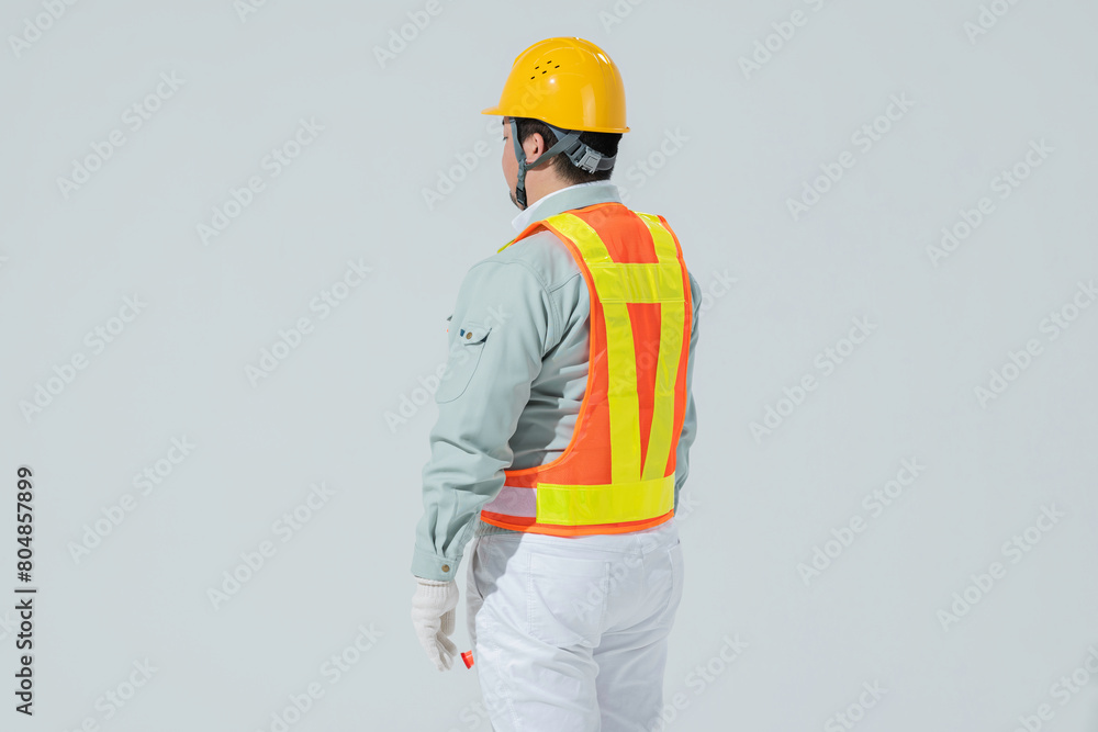 作業服を着た大柄な日本人男性 作業服を着た大柄な日本人男性