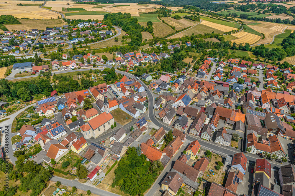 Die Ortschaft Bieberehren in Tauberfranken im Luftbild