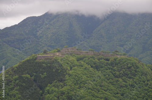 竹田城跡：日本のマチュピチュを彷彿とさせる古城の美 © richi.a7