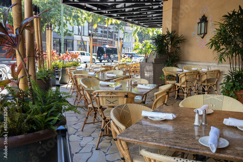 チーズファクトリーカフェの魅力を存分にご堪能ください。私たちの厳選された写真コレクションは、オアフ島の極上のリゾートホテルや魅力的なカフェをお届けします。透き通るような海と白い砂浜、そして鮮やかな自然が広がるリゾート地で贅沢なひとときをお楽しみください。オーシャンビューのリゾートホテルでの贅沢な滞在や、美味しい飲み物とお料理を提供するアットホームなカフェでのひとときをお愉しみいただけます。